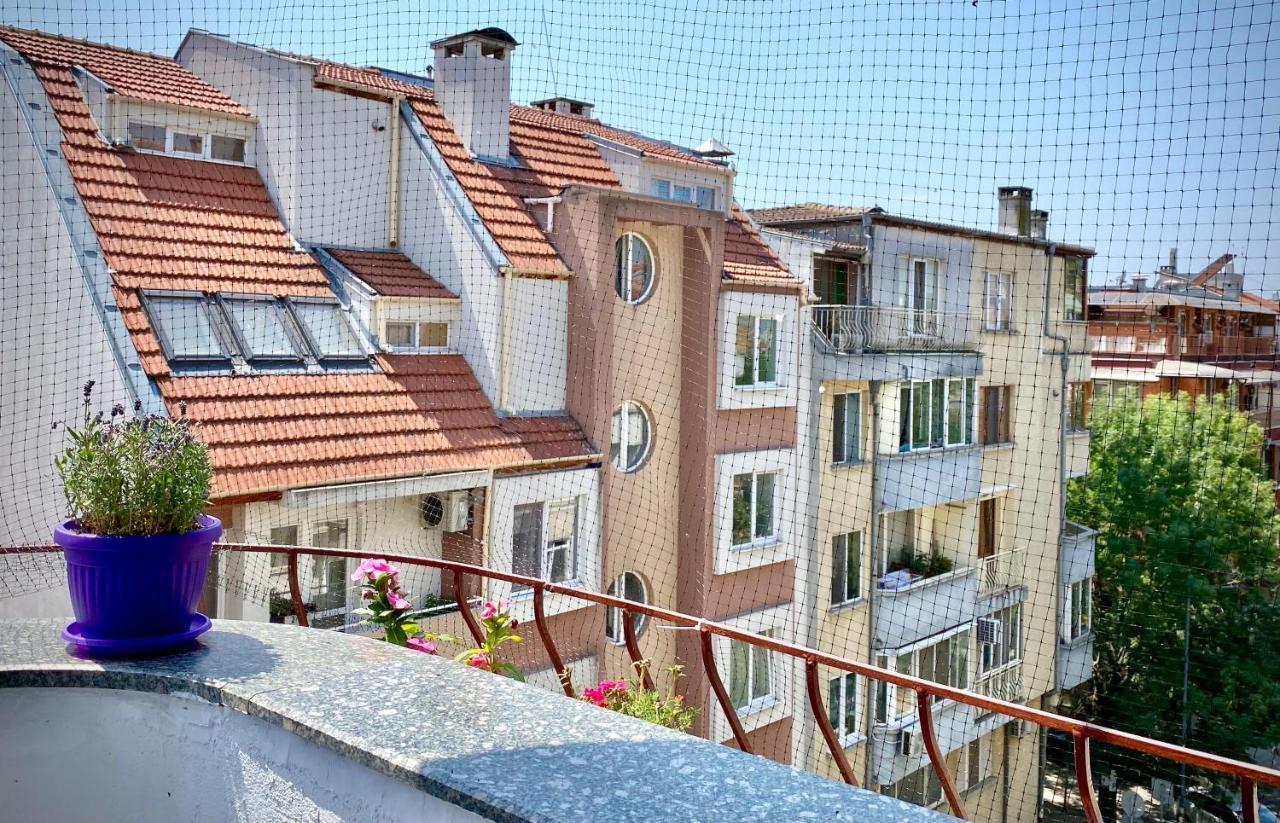 Bright Central Studio For 4 In Burgas Stad Buitenkant foto