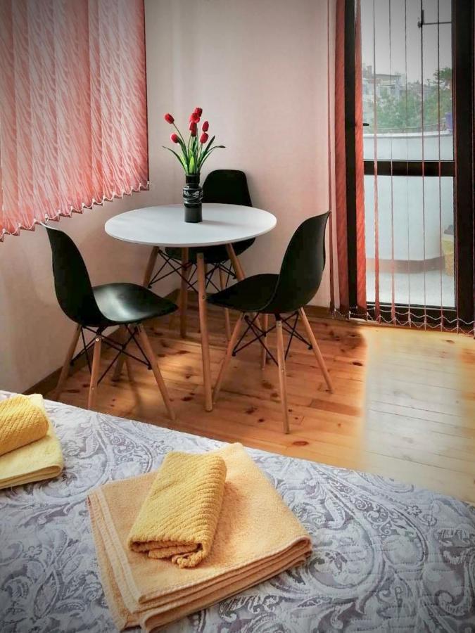 Bright Central Studio For 4 In Burgas Stad Buitenkant foto